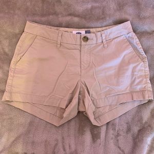 khaki shorts